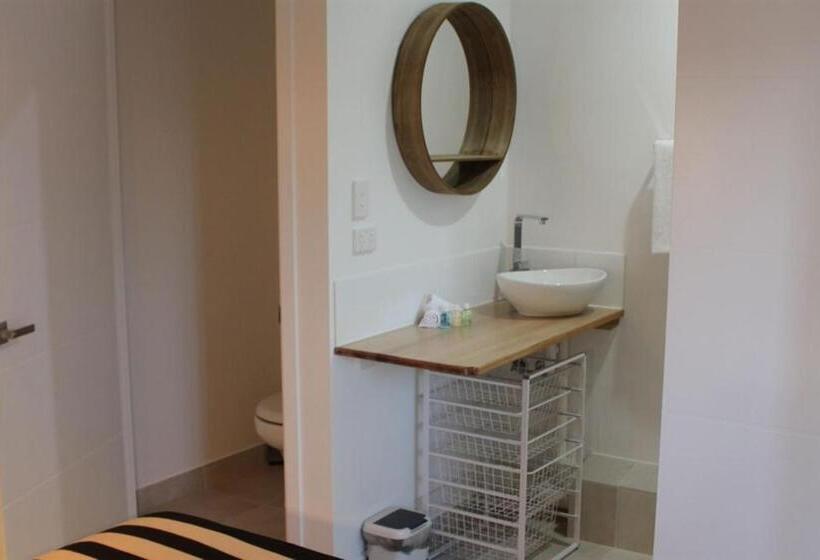 침실 3개 아파트, Airlie Apartments