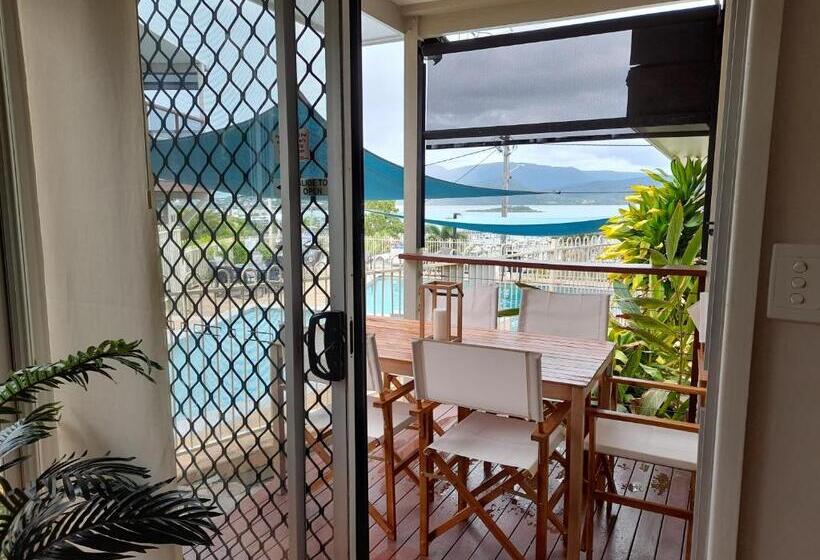 침실 2개 아파트, Airlie Apartments