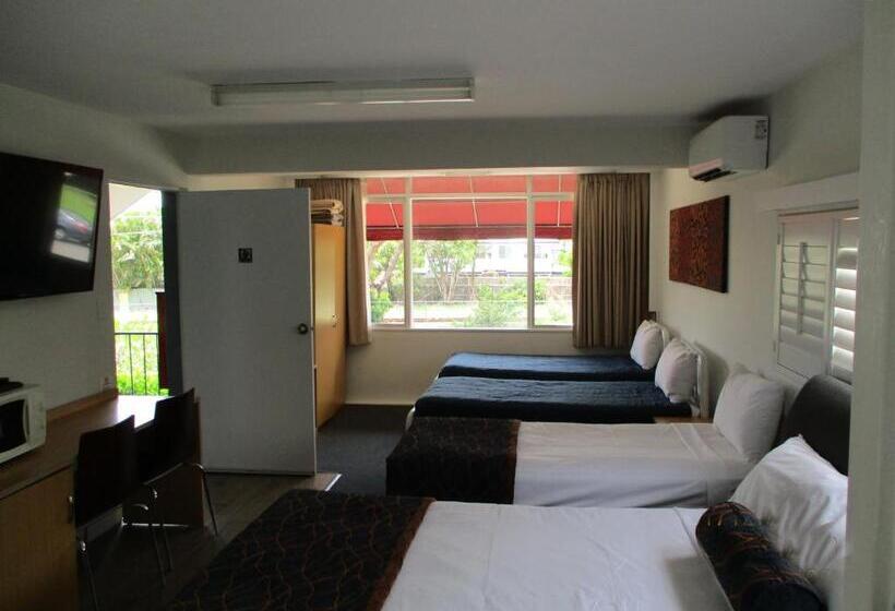 패밀리 룸, Airway Motel
