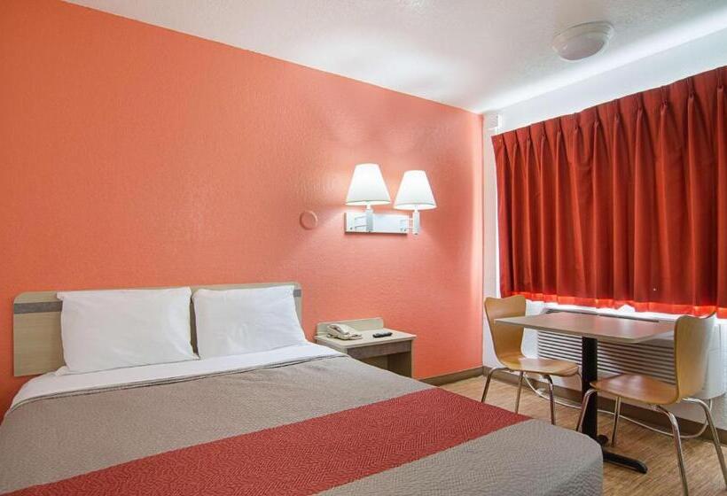 اتاق استاندارد برای معلولان, Motel 6topeka, Ks  Northwest