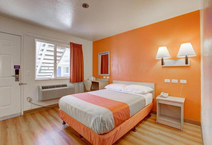 장애인을 위한 스탠다드 룸, Motel 6westminster, Ca  North