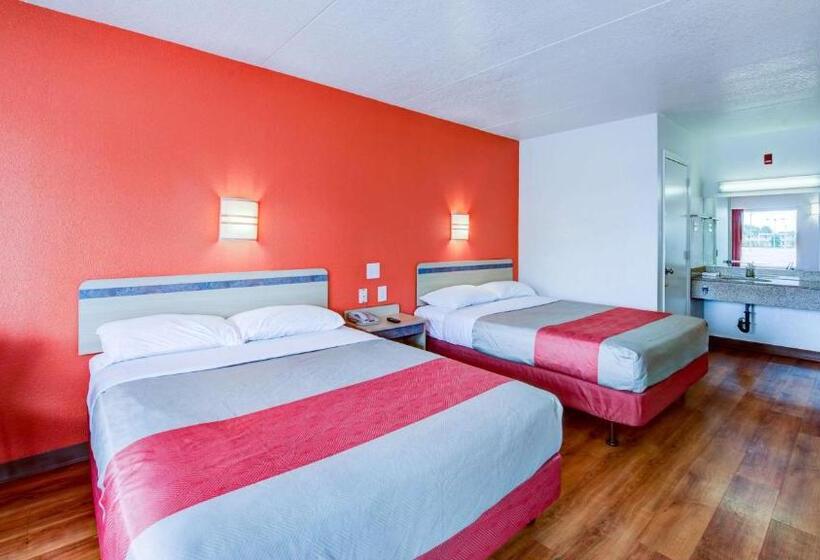 Четырехместный Номер Стандарт, Motel 6norfolk, Va