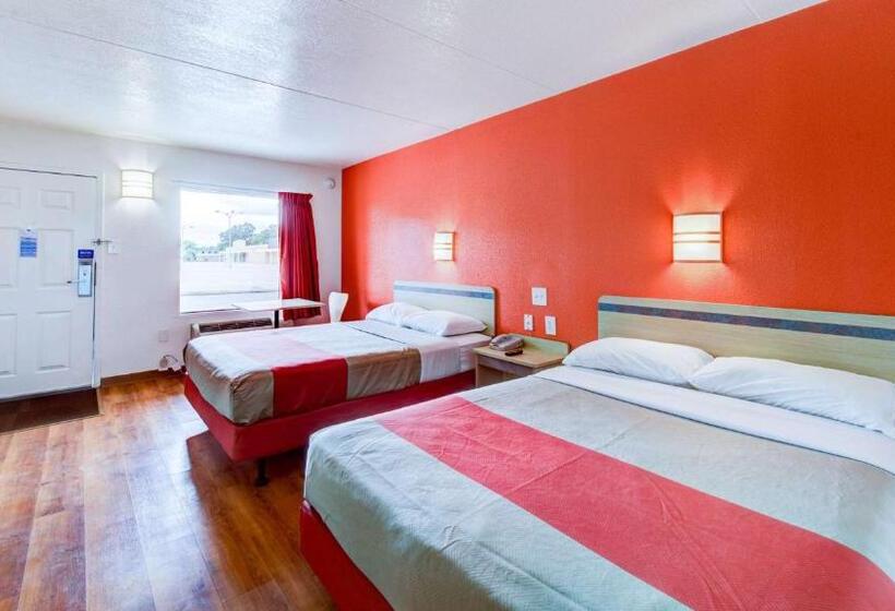 Четырехместный номер Премиум, Motel 6norfolk, Va