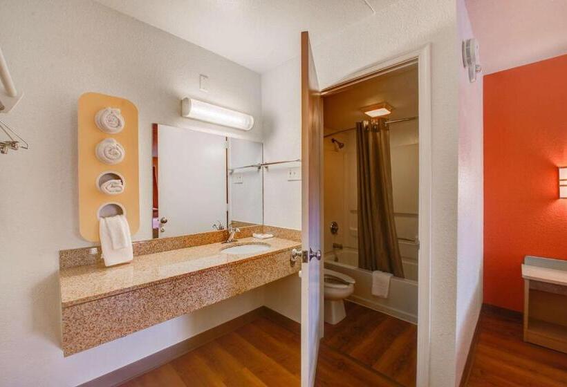 Номер Deluxe, Motel 6norfolk, Va