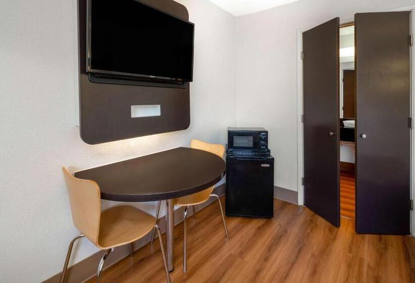 Номер Стандарт Адаптированный для Инвалидов, Motel 6 Santa Barbara, Ca   State Street