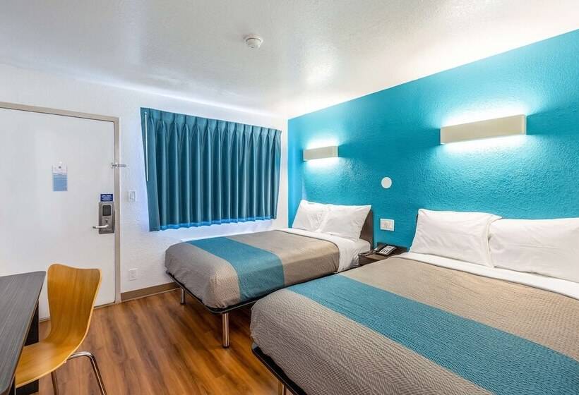 חדר סטנדרט שתי מיטות זוגיות, Motel 6valdosta, Ga  University
