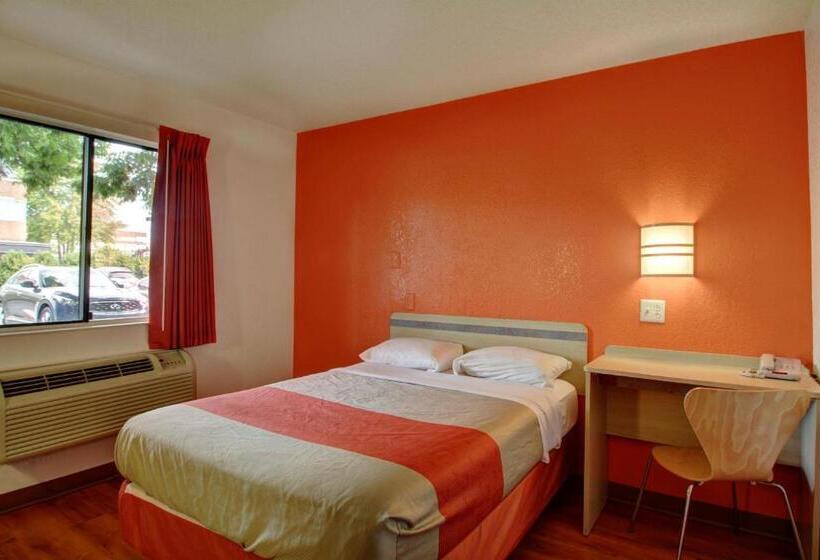 장애인을 위한 스탠다드 룸, Motel 6wethersfield, Ct  Hartford
