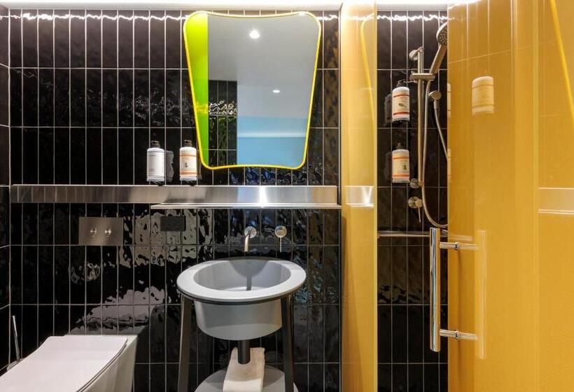 Номер Стандарт, Adge Hotel And Residences