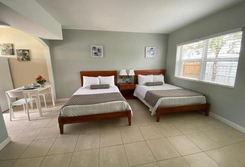 סטודיו דלוקס, Coral Key Inn