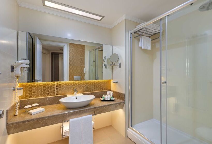 Номер Стандарт Боковой Вид на Море, Kirman Belazur  Resort & Spa