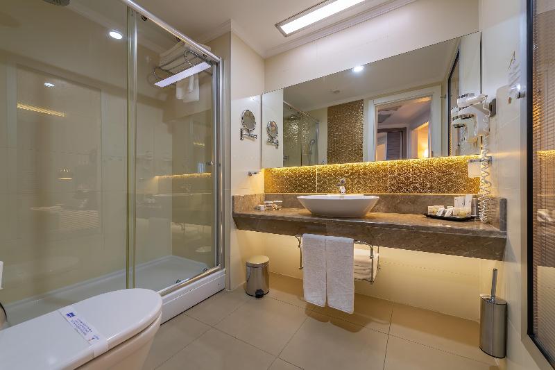 Номер Стандарт Вид на Море, Kirman Belazur  Resort & Spa