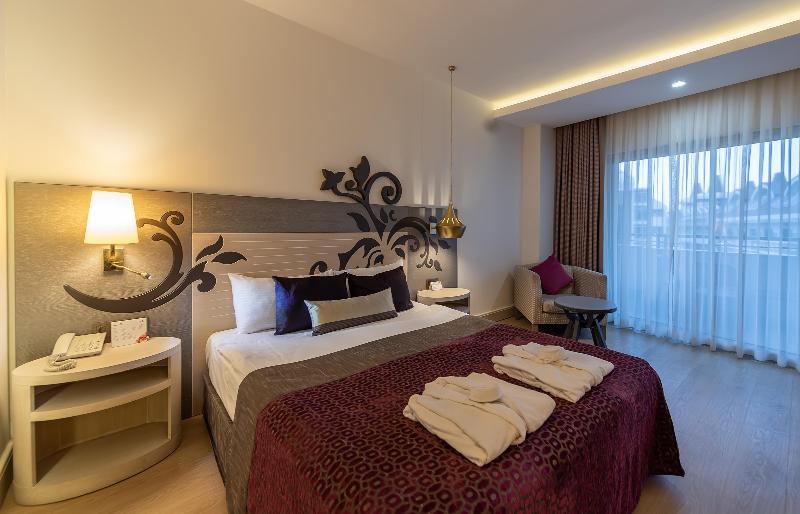 Номер Стандарт Боковой Вид на Море, Kirman Belazur  Resort & Spa