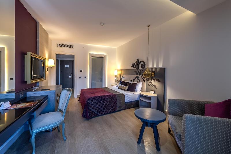Номер Стандарт Вид на Море, Kirman Belazur  Resort & Spa