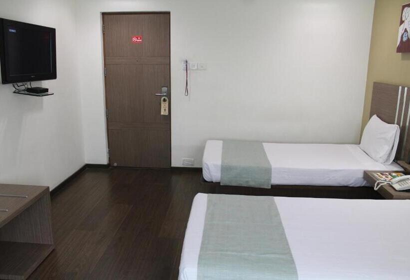 Superior Room, The Lotus Apartment Hotel, Venkatraman Street