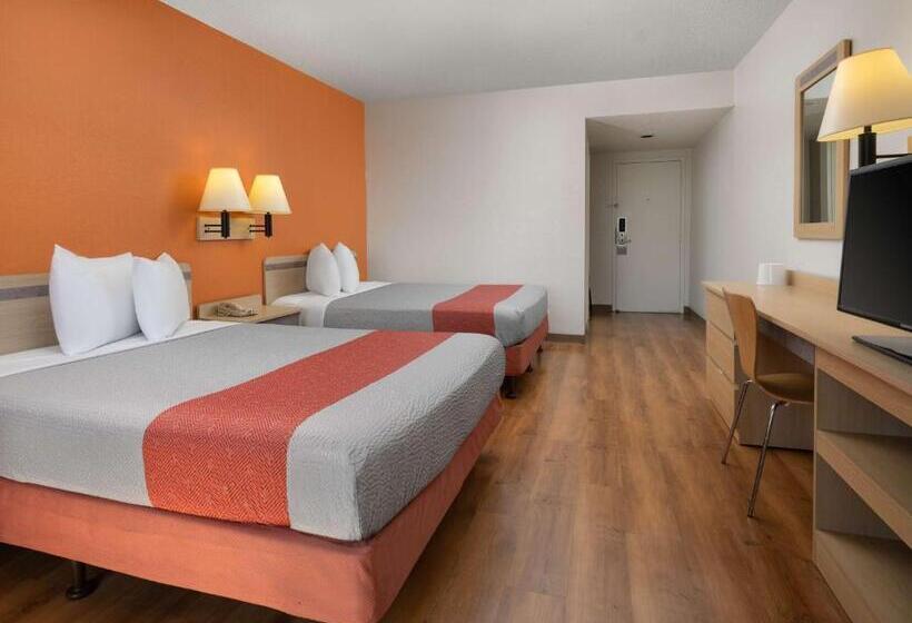 장애인을 위한 스탠다드 룸, Motel 6 San Simeon, Ca  Hearst Castle Area