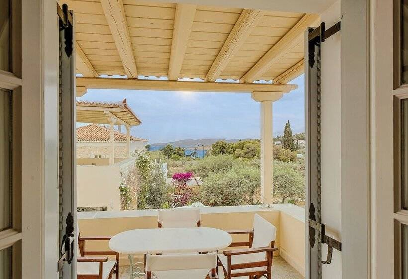 سوییت با چشم‌انداز دریا, Villa Nika