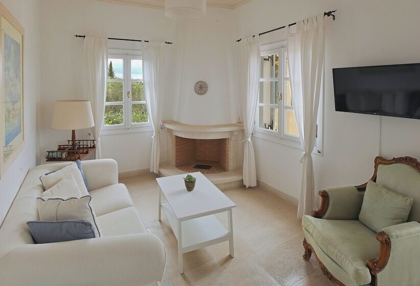 سوییت با چشم‌انداز دریا, Villa Nika