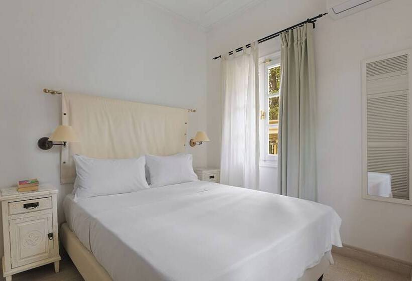 2 Bedroom Apartment Pool View, Villa Nika