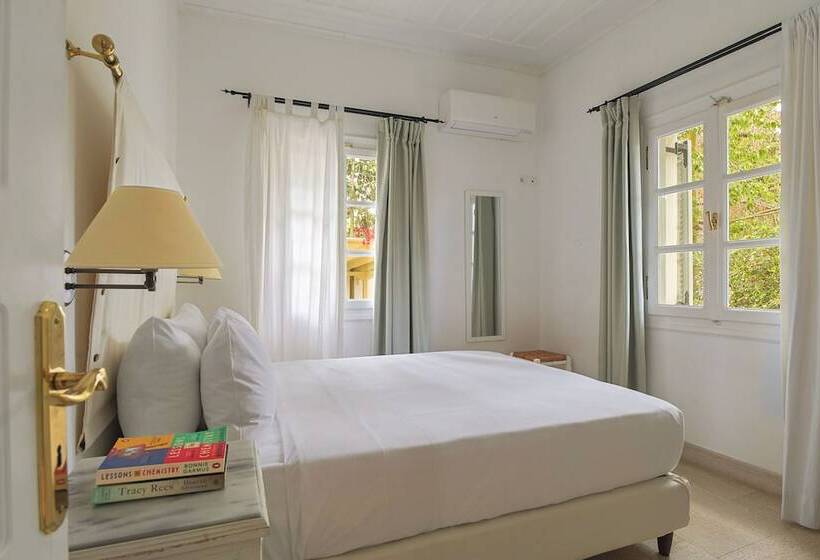 2 Bedroom Apartment Pool View, Villa Nika