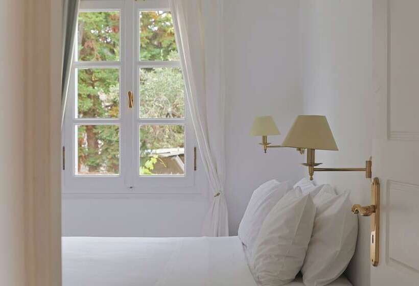 2 Bedroom Apartment Pool View, Villa Nika