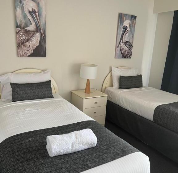 Апартаменты 2 Спальни, White Crest Apartments