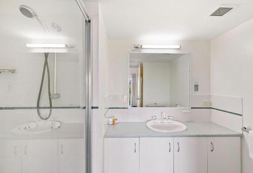 Апартаменты 2 Спальни, White Crest Apartments