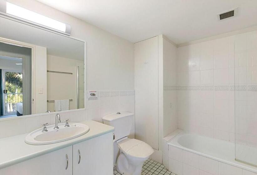 Апартаменты 1 Спальня, White Crest Apartments