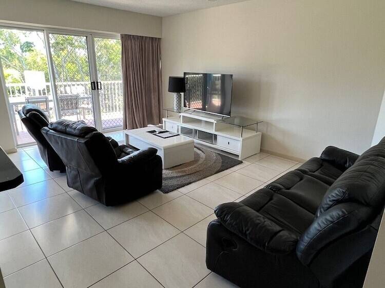 Апартаменты Superior 3 Спальни, White Crest Apartments