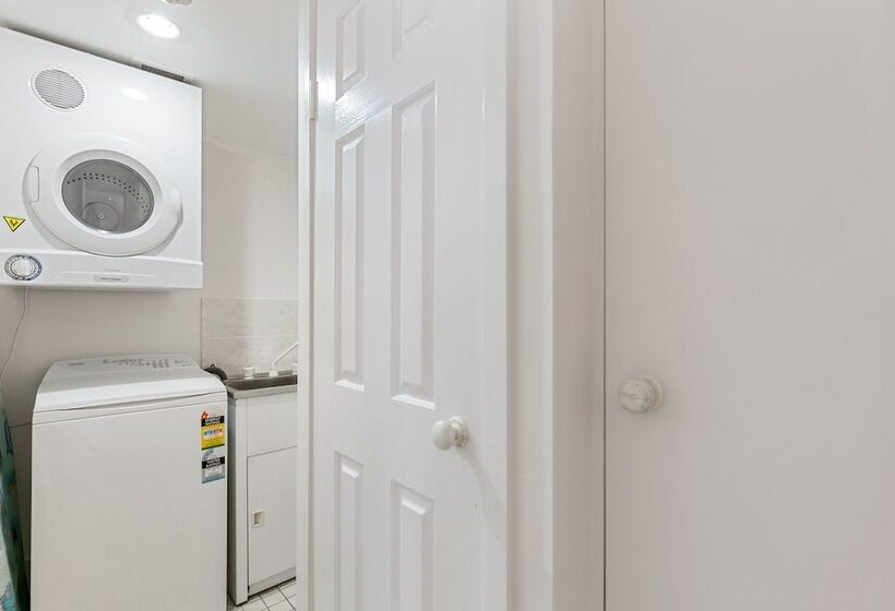 Апартаменты 2 Спальни, White Crest Apartments