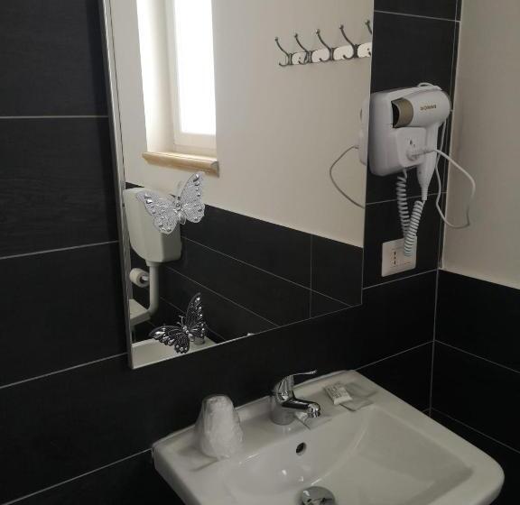 Номер Стандарт, B&b Roseal