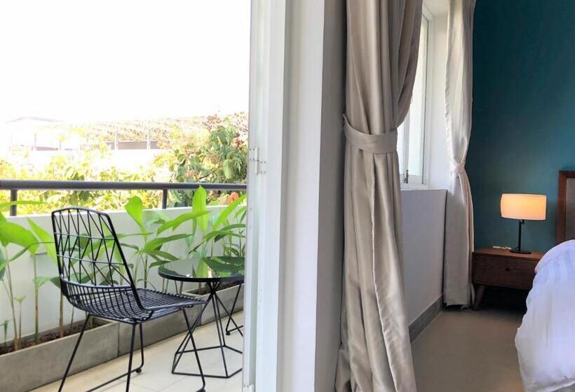 سوئیت با بالکن, Brighton Boutique