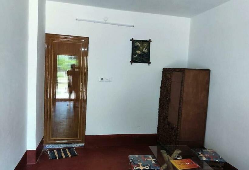 غرفة إقتصادية, Staymaker Gharana Resort