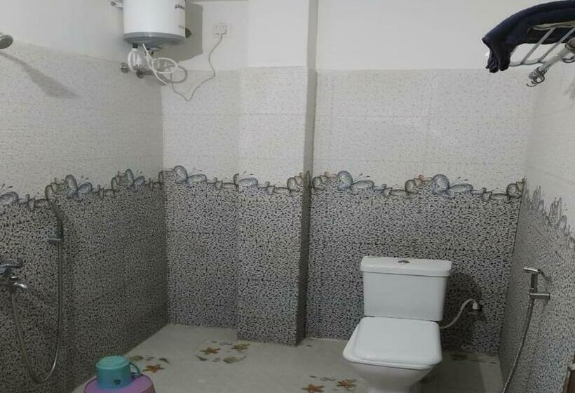غرفة ديلوكس رباعية, Staymaker Gharana Resort