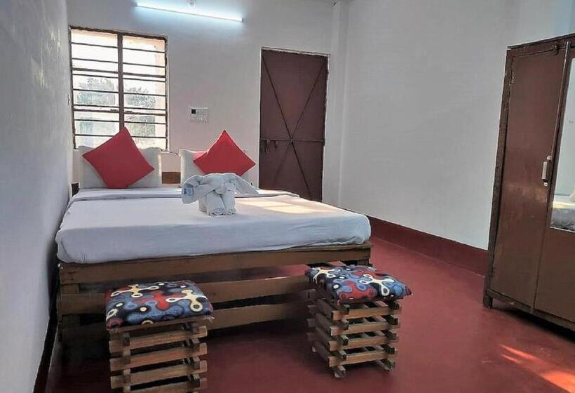 غرفة إقتصادية, Staymaker Gharana Resort