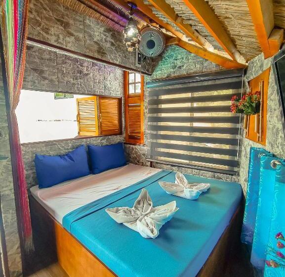 Четырехместный Номер Economy, Blue Moon Inn
