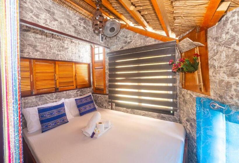 Четырехместный Номер Economy, Blue Moon Inn