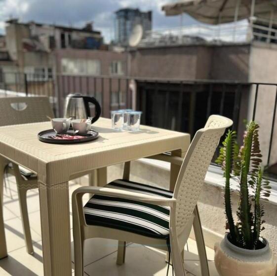 Standard Triple Room with Terrace, Beşiktaş Konuk