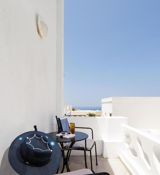 اتاق استاندارد سه تخته با بالکن, The Museum Project Oia