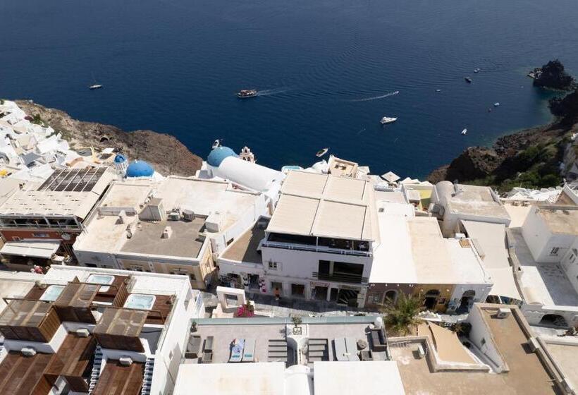 سوییت با چشم‌انداز دریا, The Museum Project Oia