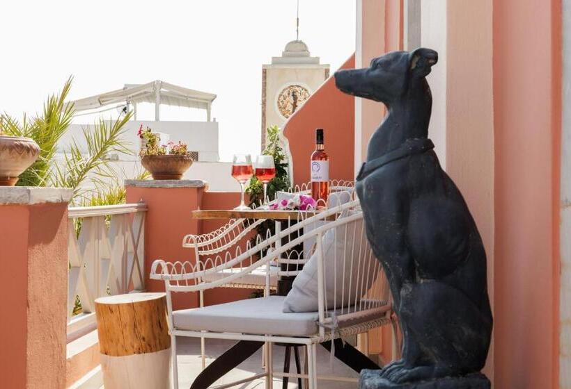 اتاق لوکس, The Museum Project Oia