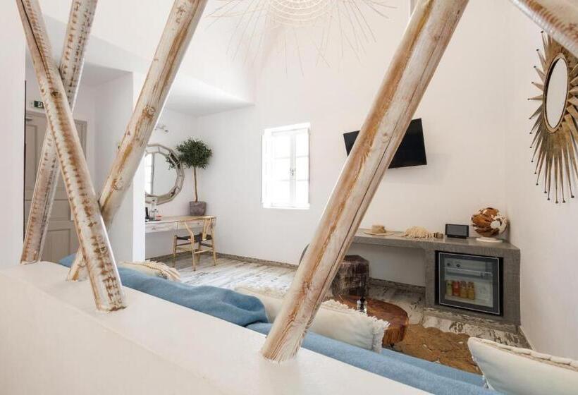 اتاق لوکس, The Museum Project Oia