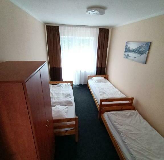 Quarto Triplo Estandar com Sacada, Ośrodek Wypoczynkowy Nad Wodospadem