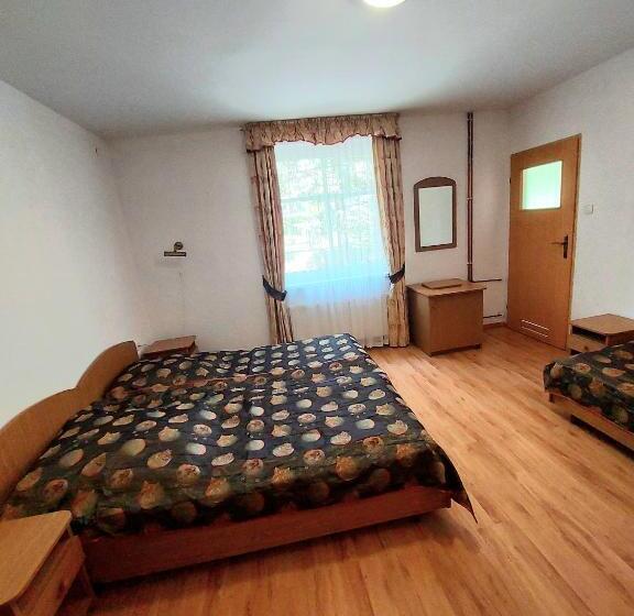 اتاق ساده سه‌ نفره, Marel Apartments U Sowy  Sauna Polanica Zdrój