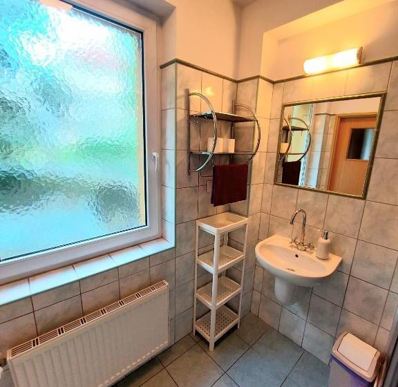اتاق ساده سه‌ نفره, Marel Apartments U Sowy  Sauna Polanica Zdrój
