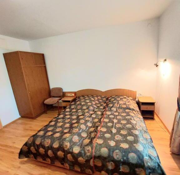 اتاق ساده سه‌ نفره, Marel Apartments U Sowy  Sauna Polanica Zdrój