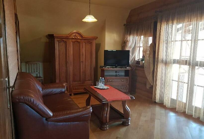 اتاق استاندارد چهار تخته, Stary Lwów