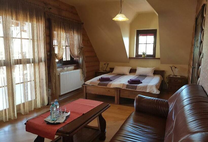 اتاق استاندارد چهار تخته, Stary Lwów