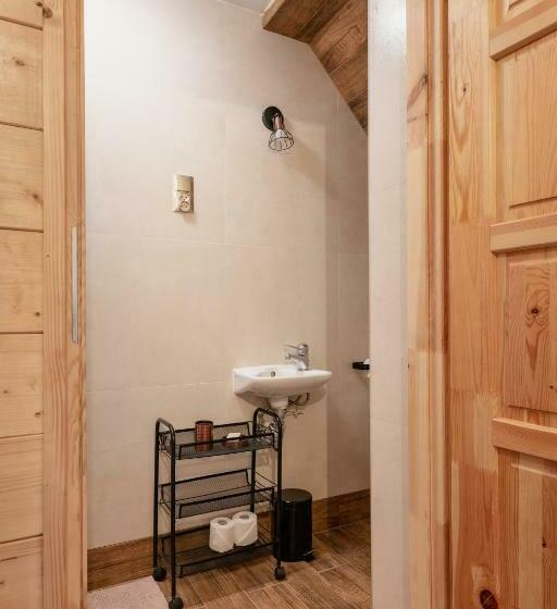 Quarto Triplo Estandar, Pustelnia Wodza