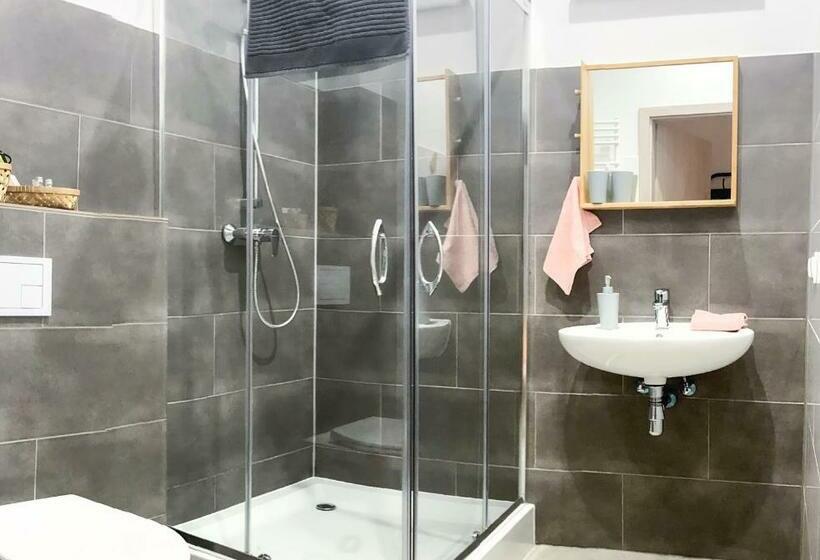 Quarto Estandar, Chummy House Sopot