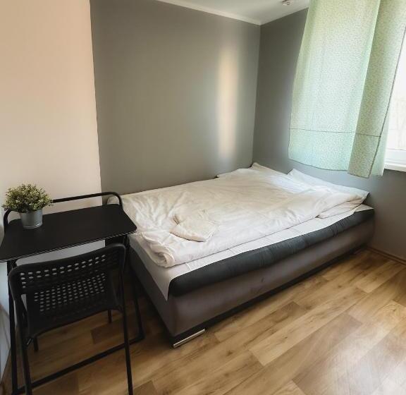 اتاق اکونومی, Kwadrat B&b Spiechowicza